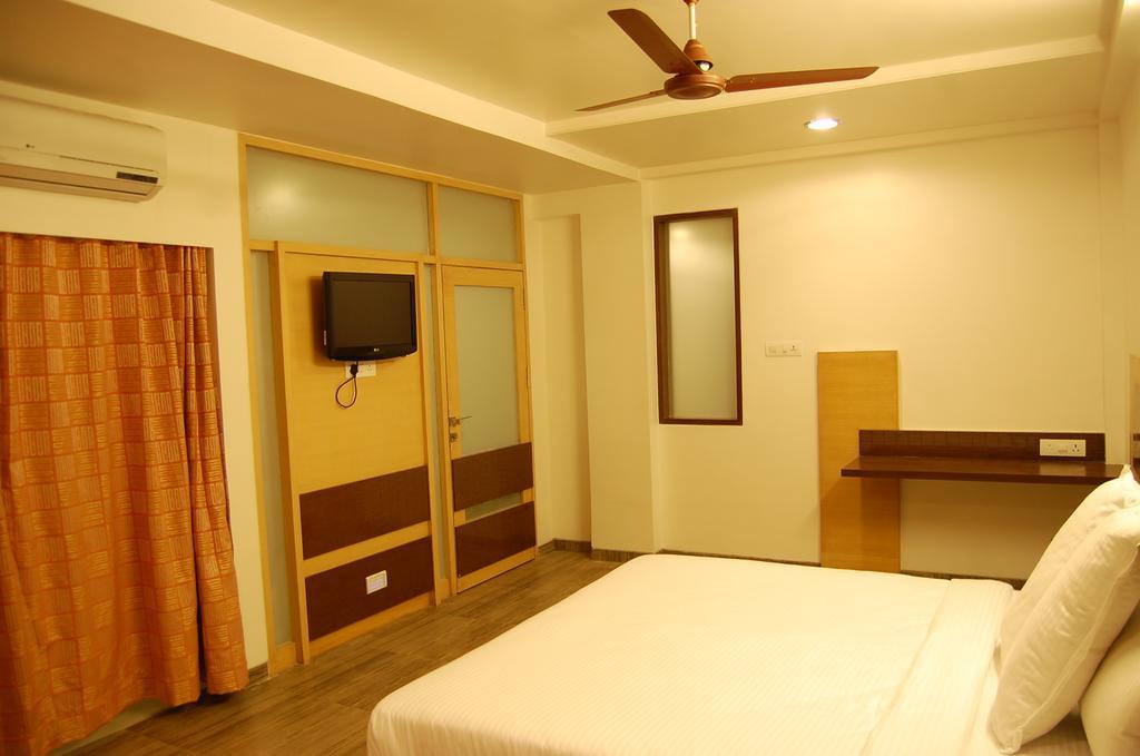 Hotel Bhagyalaxmi Shirdi Dış mekan fotoğraf